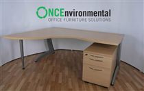 Steelcase TNTSteelcase TNT 1800 x 1400 in Beech LH complete with an 800d underdesk beech pedestal with chrome handles 